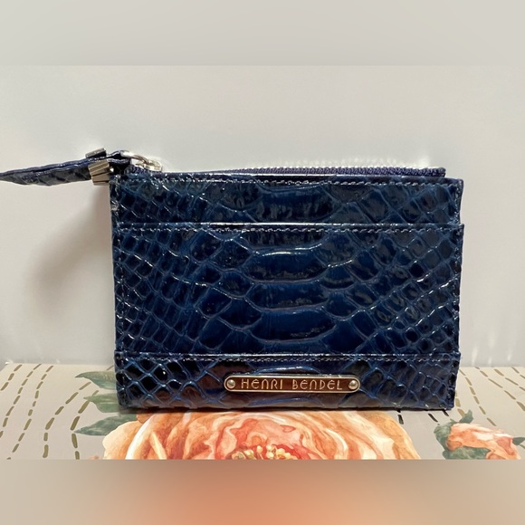 Henri Bendel Navy Croc-Embossed Wallet EUC - Picture 1 of 5